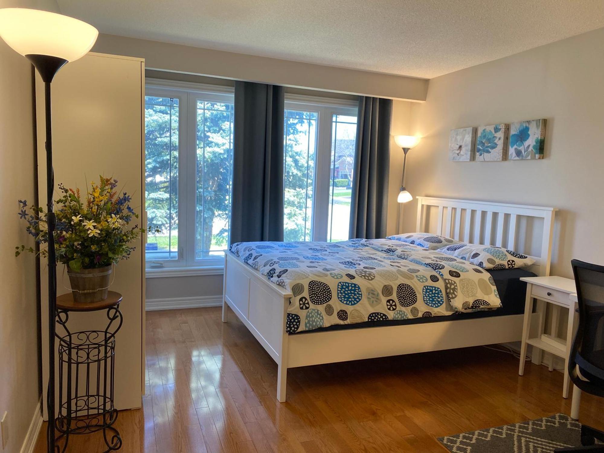 Comfort Rooms Near Toronto Airport Місісаґа Номер фото
